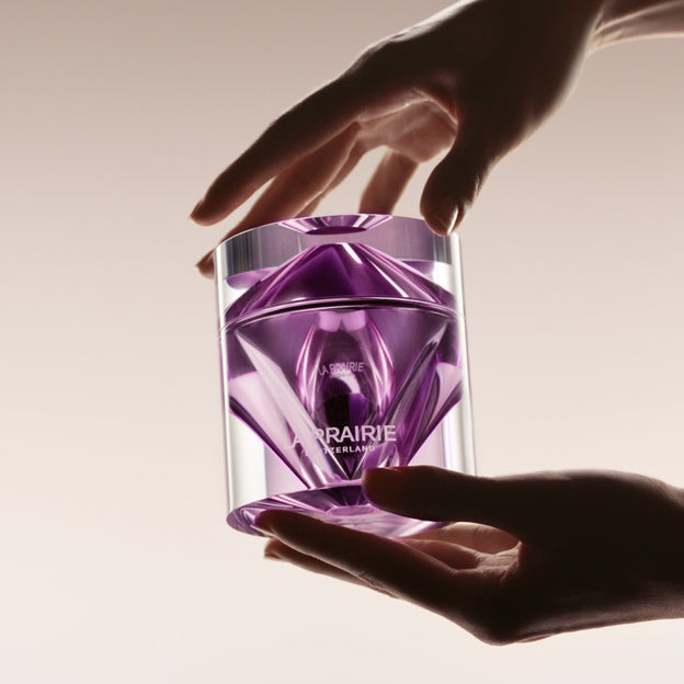 面部乳霜及精粹油