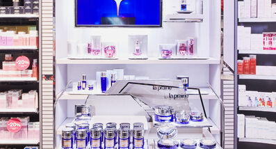 Lausanne, Pharmacie Amavita, Internationale Golaz